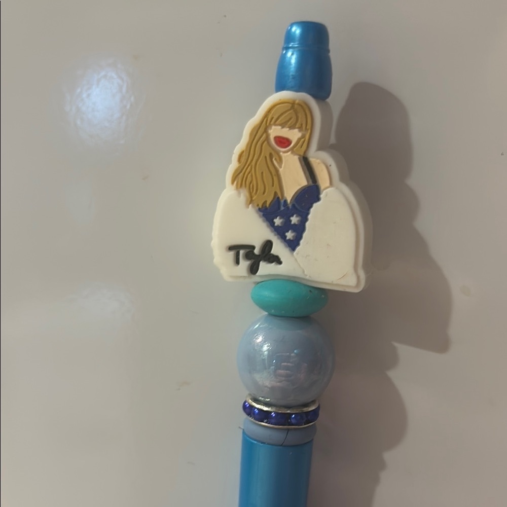 Blue and White Decorative Pen